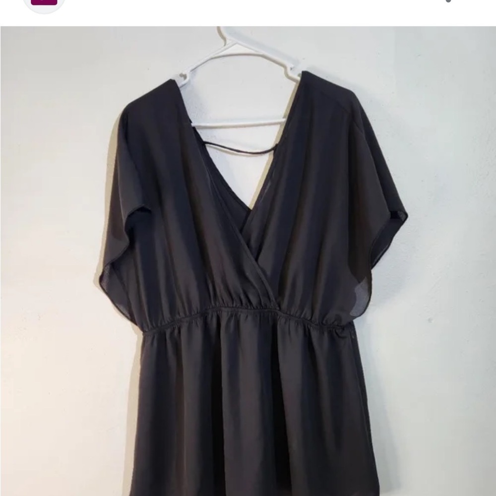 Torrid/ Sheer V Neck Top size 2X/ 18-20W